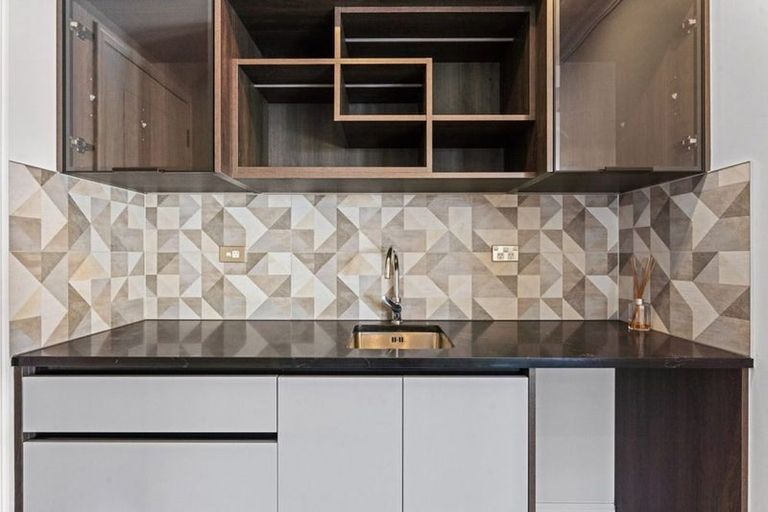 Photo of property in 72 Compass Way, Half Moon Bay, Auckland, 2012