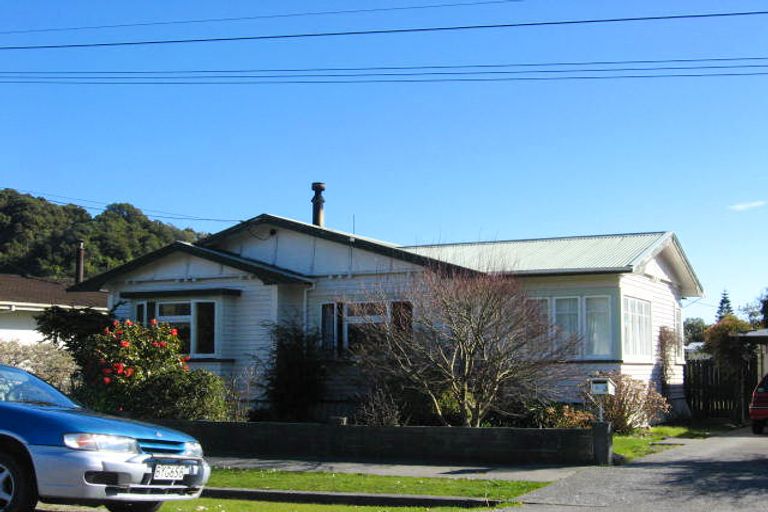 Photo of property in 104 Sinnott Road, Greymouth, 7805