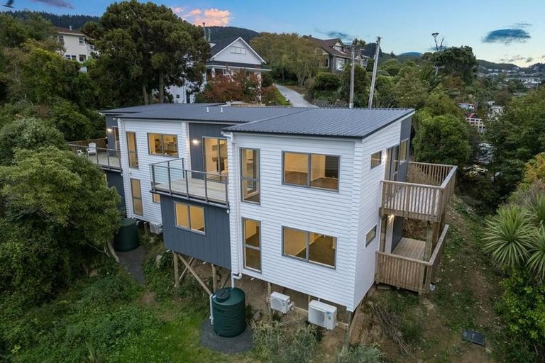 Photo of property in 10a Rewa Terrace, Tawa, Wellington, 5028