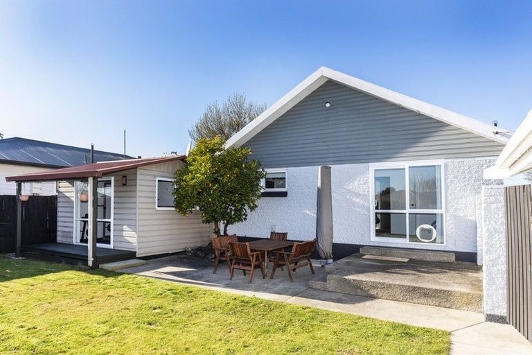 Photo of property in 45 Emlyn Place, Avondale, Christchurch, 8061
