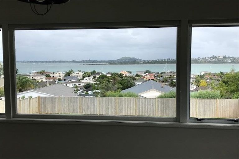 Photo of property in 11 Lynton Road, Bucklands Beach, Auckland, 2012
