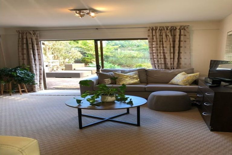 Photo of property in 25 Maxwelton Drive, Mairangi Bay, Auckland, 0630