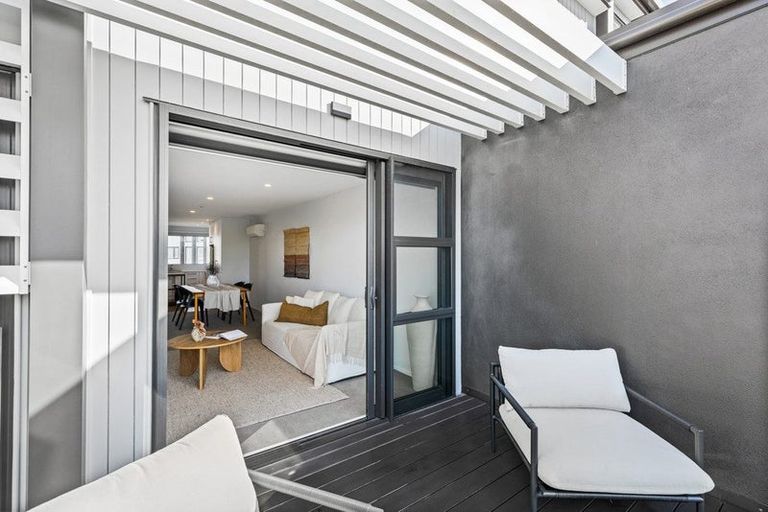 Photo of property in 18 Memorial Park Lane, Hobsonville, Auckland, 0618