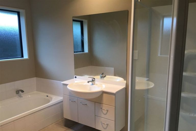 Photo of property in 4 Overbury Crescent, Rolleston, 7614