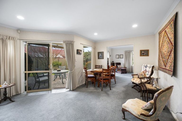 Photo of property in 14 Flemington Place, Taradale, Napier, 4112
