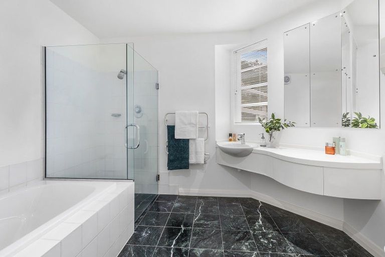 Photo of property in 29a Grass Street, Roseneath, Wellington, 6011