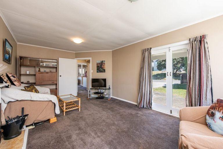 Photo of property in 7 Kura Street, Titahi Bay, Porirua, 5022