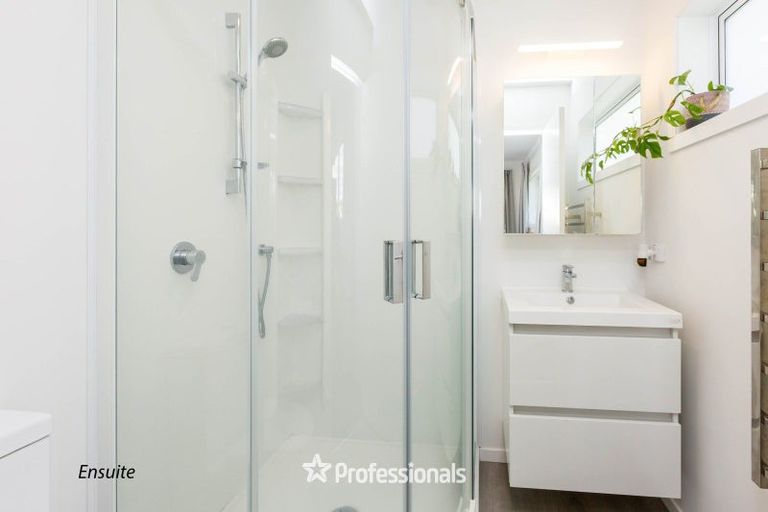 Photo of property in 21 Salisbury Crescent, Wallaceville, Upper Hutt, 5018