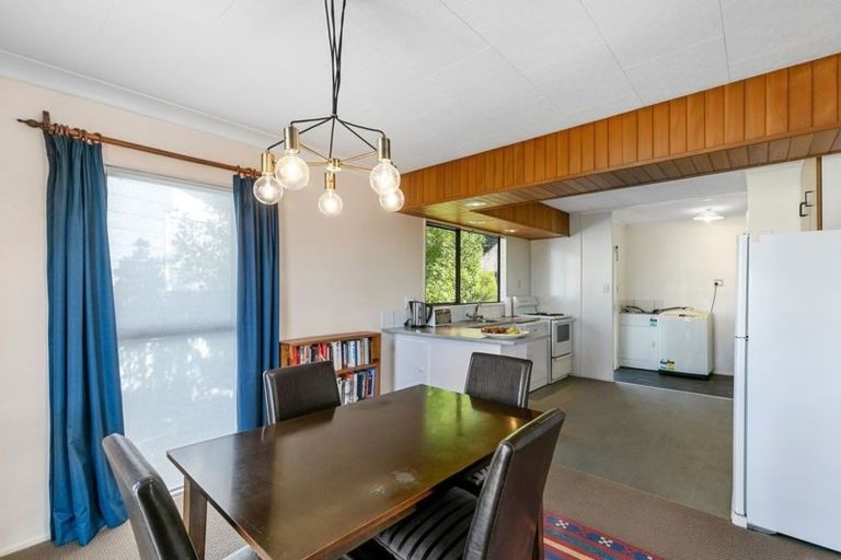 Photo of property in 23 Cheltenham Terrace, Newlands, Wellington, 6037