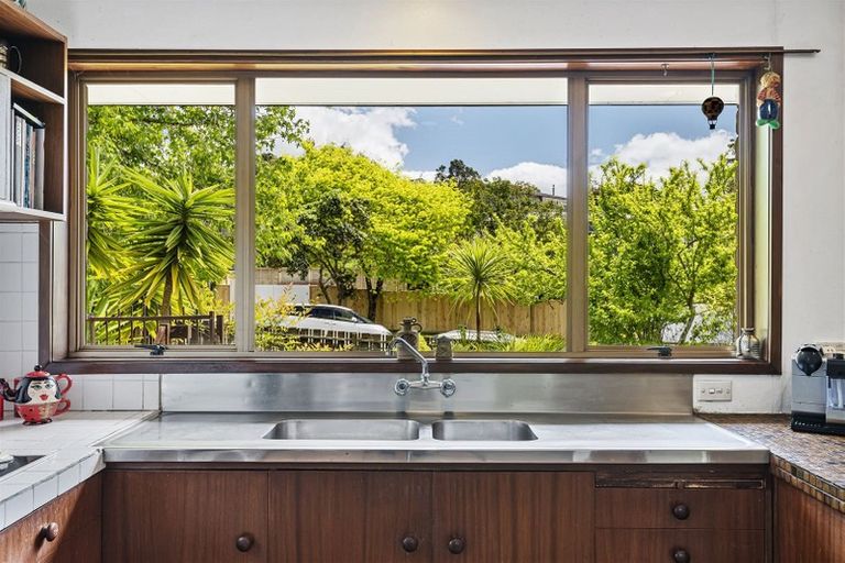 Photo of property in 90 Glencoe Road, Browns Bay, Auckland, 0630