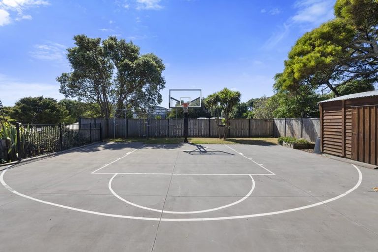 Photo of property in 28 Norwich Avenue, Spotswood, New Plymouth, 4310