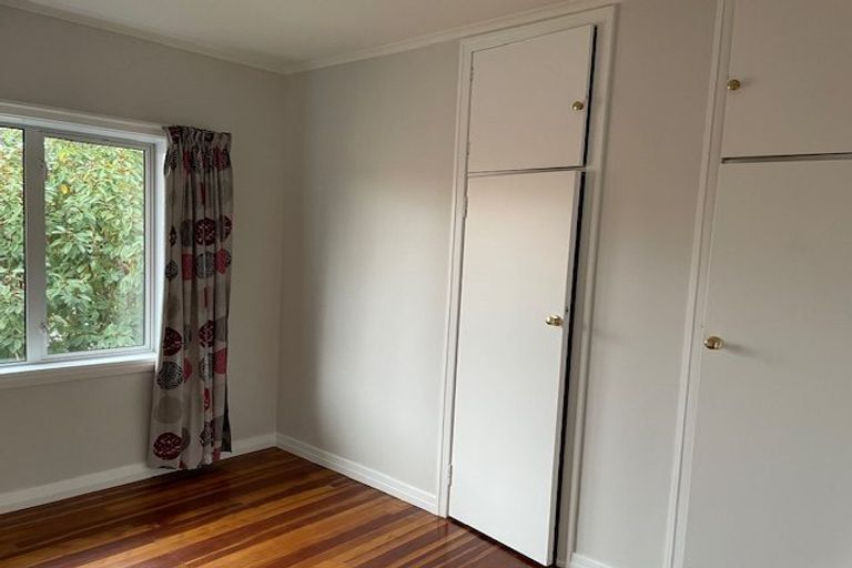 Photo of property in 2/3 Aorangi Place, Birkenhead, Auckland, 0626