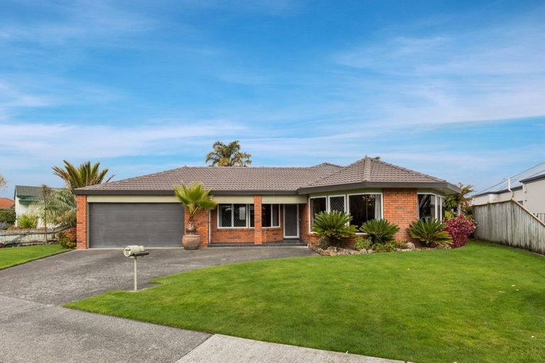 Photo of property in 11 Kensington Drive, Taradale, Napier, 4112