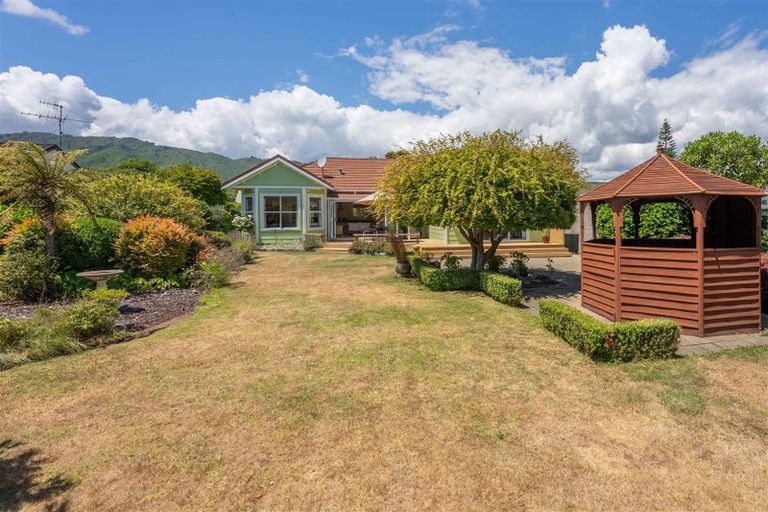 Photo of property in 121 Belvedere Avenue, Waikanae, 5036