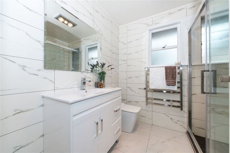 Photo of property in 4 Kelkirk Street, Kelston, Auckland, 0602