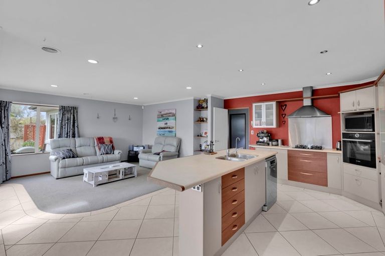 Photo of property in 33 Grace Avenue, Rototuna North, Hamilton, 3210