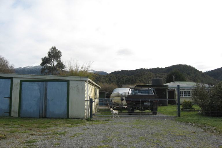 Photo of property in 21 Denston Street, Blackball, 7804