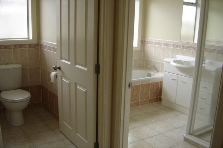 Photo of property in 38 Redcastle Drive, East Tamaki, Auckland, 2013