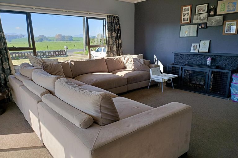 Photo of property in 28 Ngarua Road, Waitoa, 3310