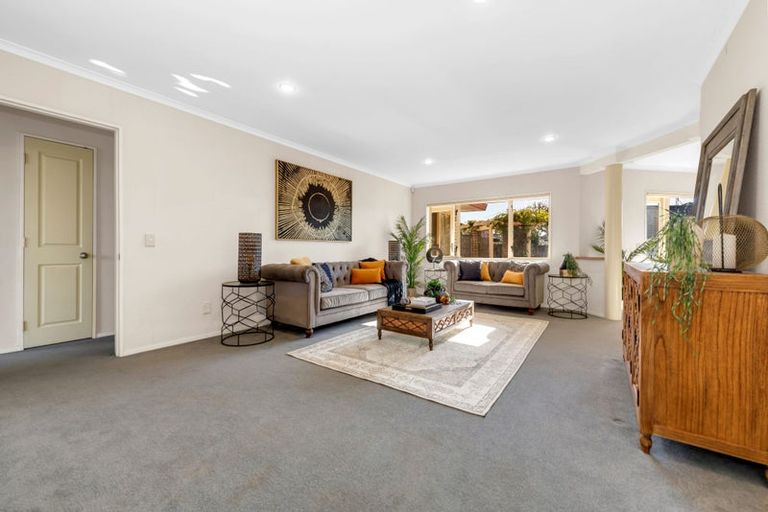 Photo of property in 12 Ballycullanie Place, Dannemora, Auckland, 2016