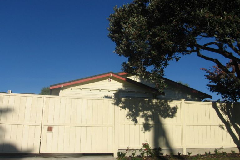 Photo of property in 61 Cambridge Terrace, Waterloo, Lower Hutt, 5011