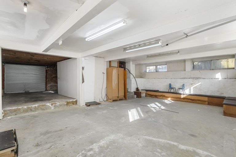 Photo of property in 92 Stottholm Road, Titirangi, Auckland, 0604