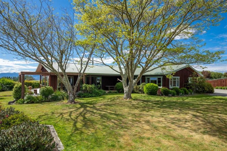 Photo of property in 335 Old Coach Road, Upper Moutere, 7173