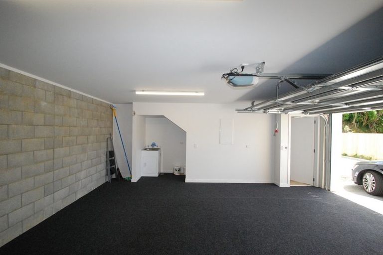 Photo of property in 56d Nicholson Road, Khandallah, Wellington, 6035