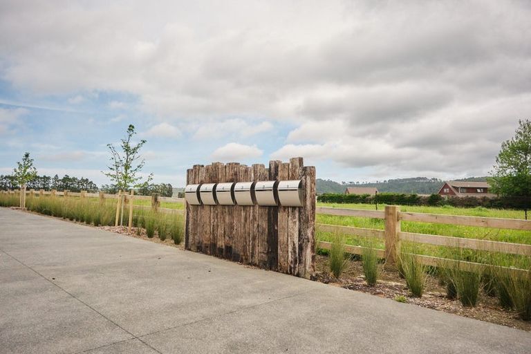 Photo of property in 2 Ada Lane, Riverhead, 0793