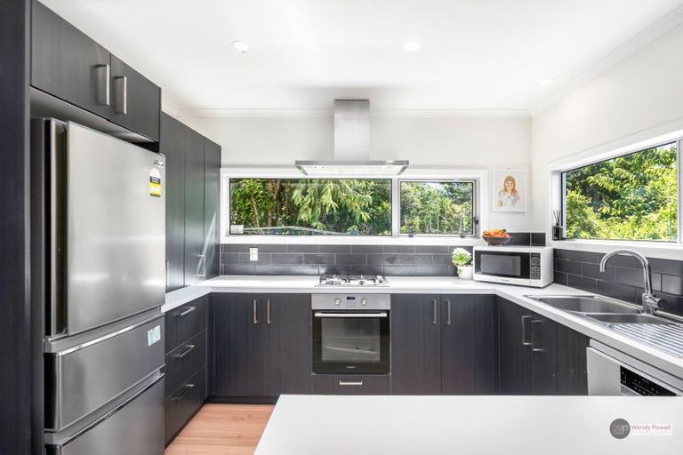 Photo of property in 4f Banksia Grove, Maungaraki, Lower Hutt, 5010