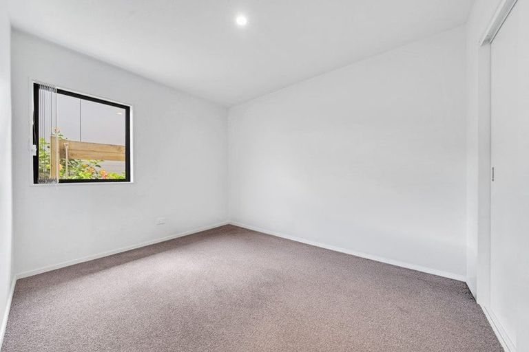 Photo of property in 9 Tarapuke Lane, Papakura, 2110