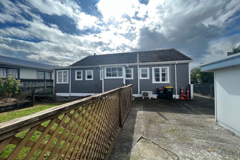 Photo of property in 6 Churton Crescent, Taita, Lower Hutt, 5011