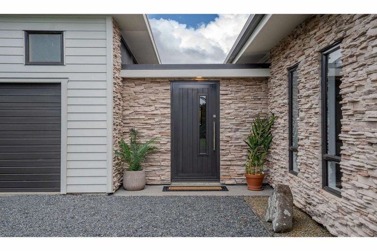 Photo of property in 11 Cochrane Drive, Kerikeri, 0230