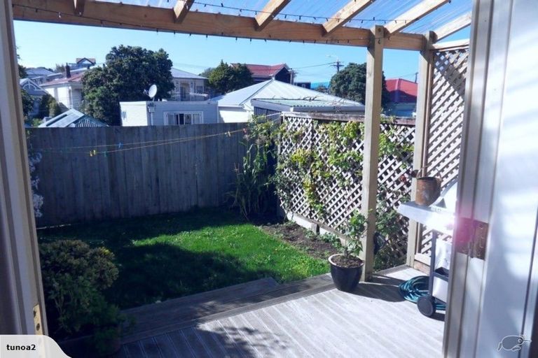 Photo of property in 21 Wright Street, Mount Cook, Wellington, 6021