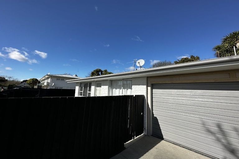 Photo of property in 2/4 Grove Road, Addington, Christchurch, 8024