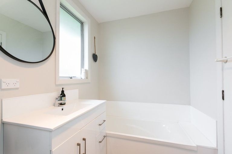 Photo of property in 52 Leicester Avenue, Tamatea, Napier, 4112