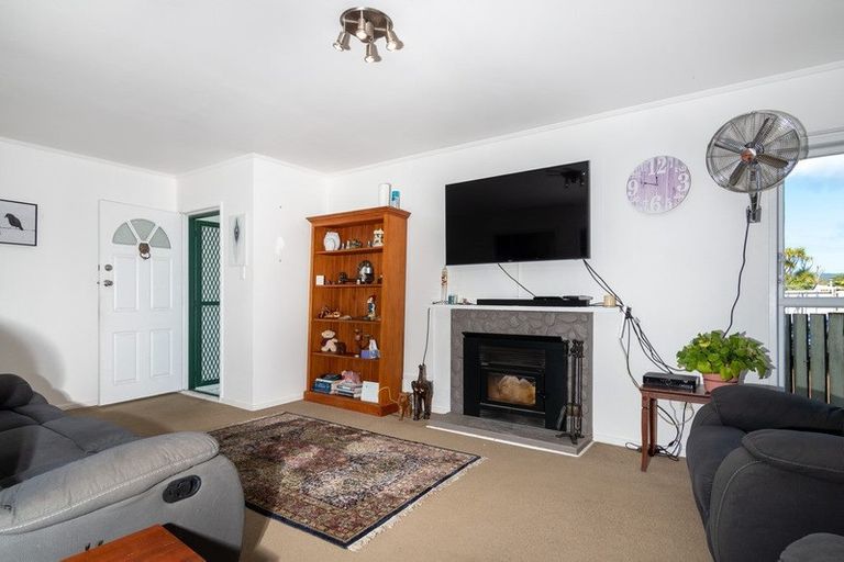Photo of property in 86 Universal Drive, Henderson, Auckland, 0610