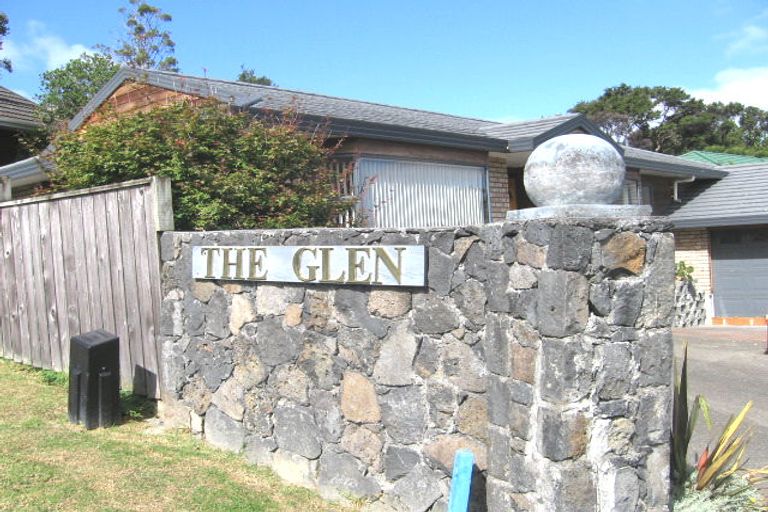 Photo of property in 20 Heathglen Place, Bayview, Auckland, 0629