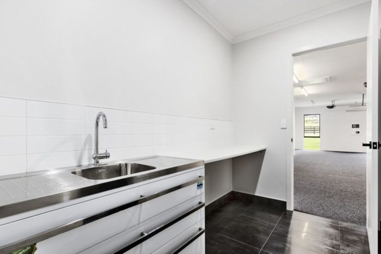 Photo of property in 28 Old Vintners Close, Te Kauwhata, 3782