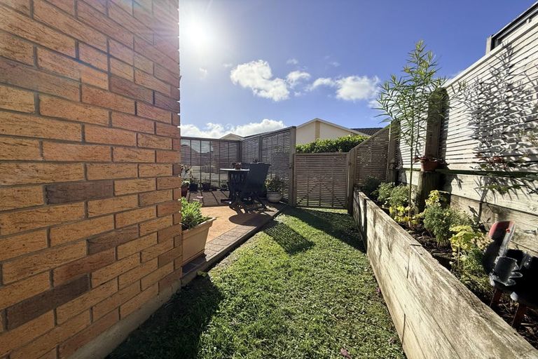 Photo of property in 9/169 Sturges Road, Henderson, Auckland, 0612