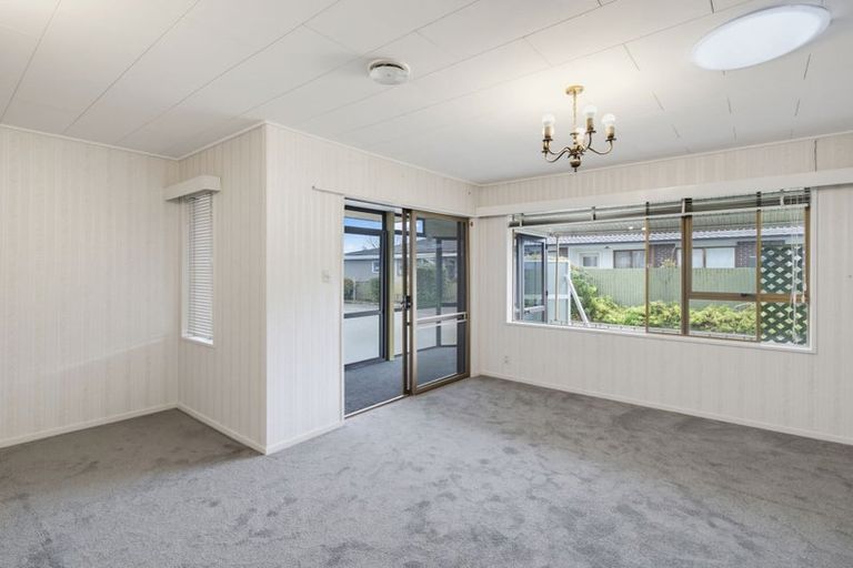 Photo of property in 2/508 Saint Aubyn, Hastings, 4122