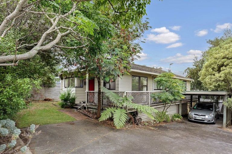 Photo of property in 1/233 Forrest Hill Road, Forrest Hill, Auckland, 0620