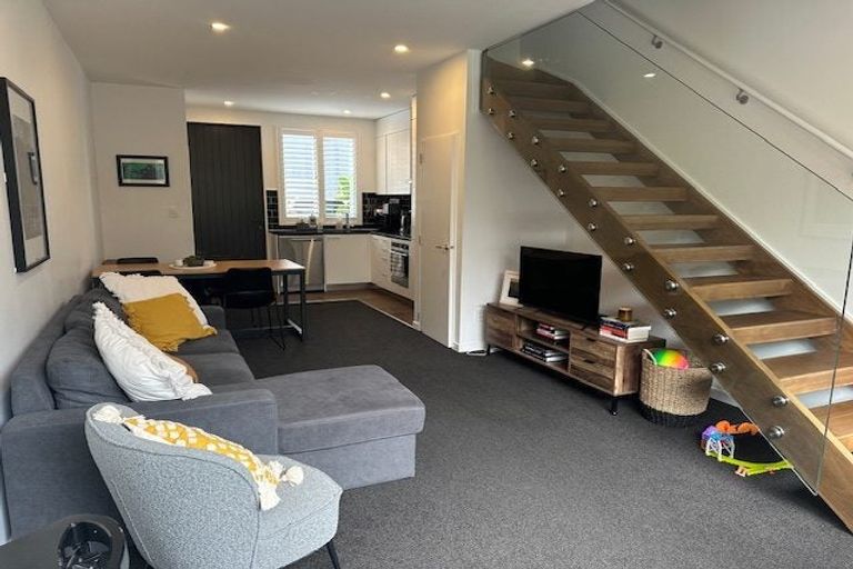 Photo of property in 9/20 Trent Street, Island Bay, Wellington, 6023