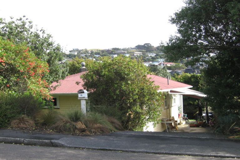 Photo of property in 15 Lynda Avenue, Paparangi, Wellington, 6037