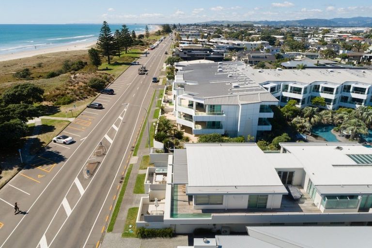 Photo of property in 2/135 Marine Parade, Mount Maunganui, 3116