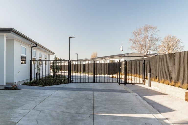 Photo of property in 15/9c Cuffs Road, Wainoni, Christchurch, 8061