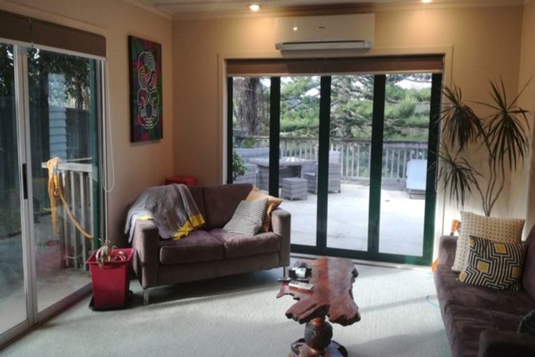 Photo of property in 223 Woodlands Park Road, Titirangi, Auckland, 0604