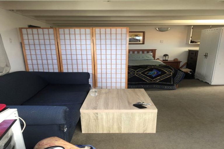 Photo of property in 2a Coniston Avenue, Te Atatu South, Auckland, 0610