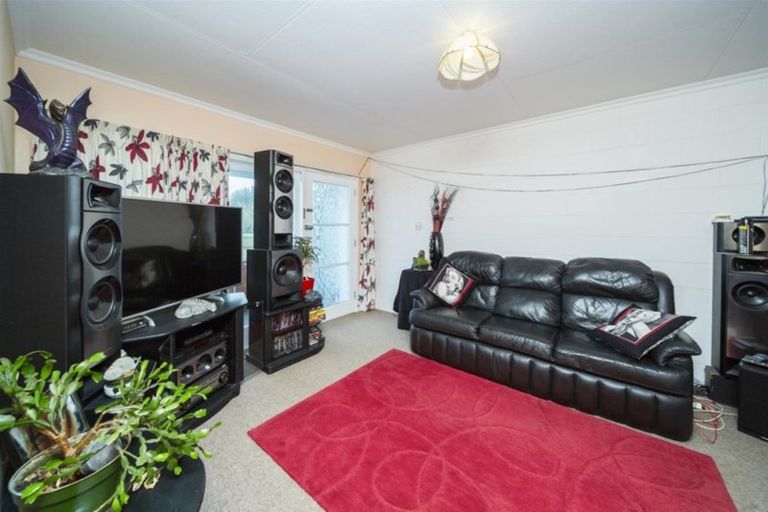 Photo of property in 5/42 Egmont Street, Hawera, 4610