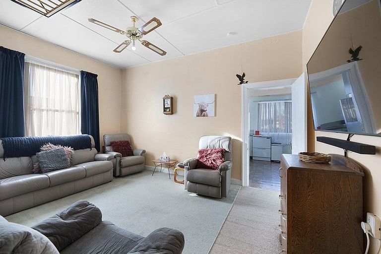 Photo of property in 4 Devon Street, Riversdale, 9776